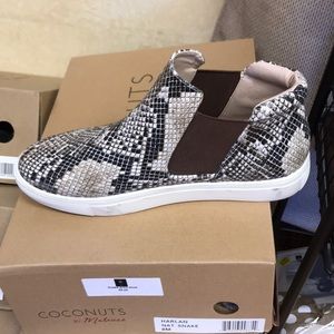 Snake print shoes 2 pair left !!  ALL SOLD